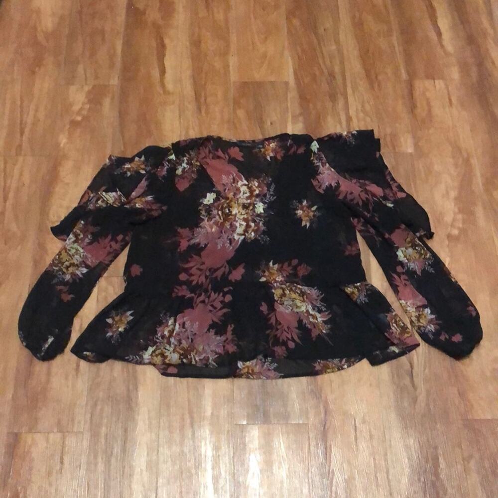 Halogen Floral Ruffle Cold Shoulder Blouse Size Large - Picture 3 of 6